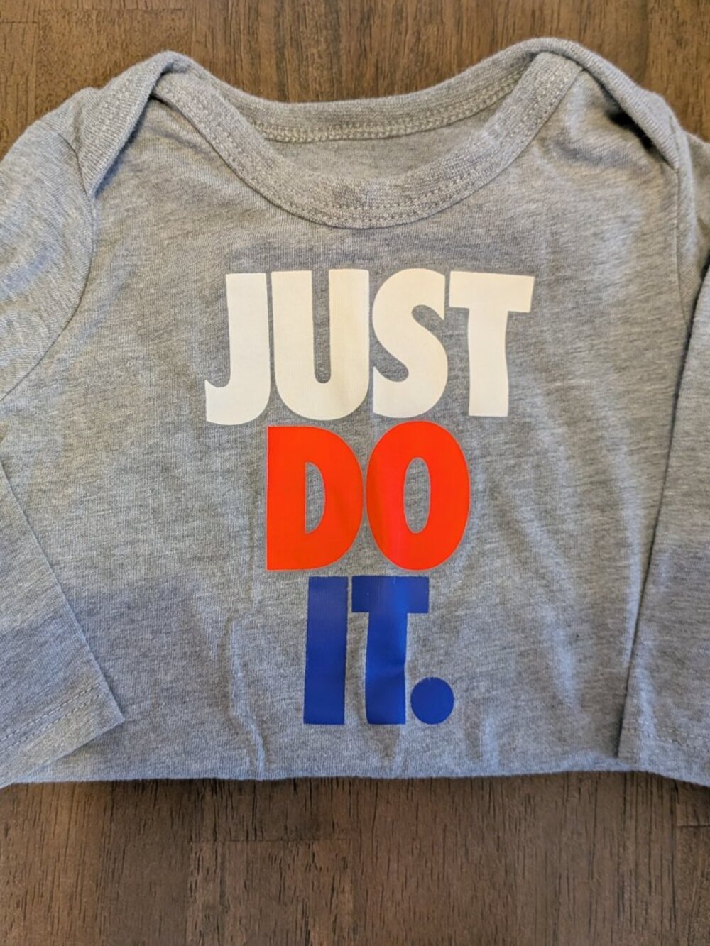 Baby boy's Nike bodysuits - Picture 4 of 4